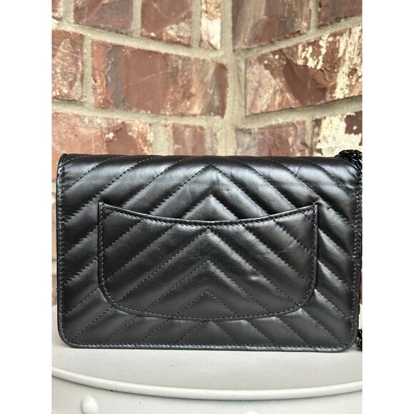 Chanel So Black Reissue 2.55 Wallet on Chain Chevron Sheepskin 45903 - Picture 3 of 14